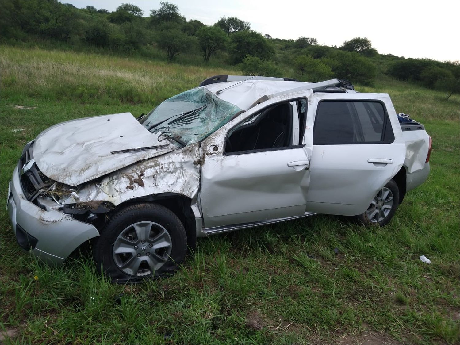 Despiste y vuelco en Ruta 12: una mujer fue trasladada al Centenario