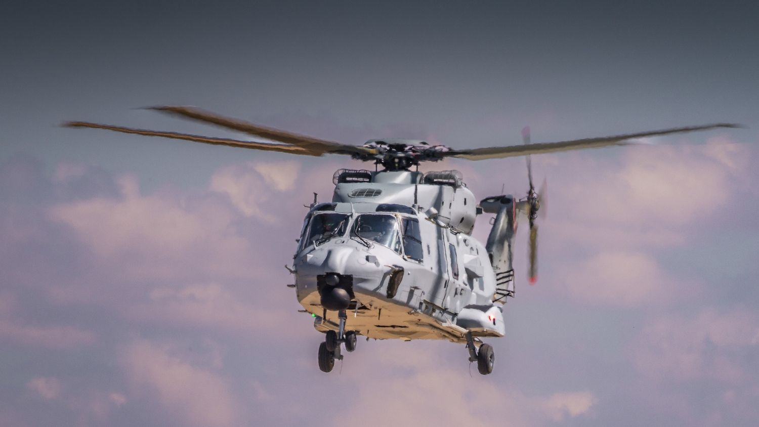 Airbus entrega a la Armada Española sus dos primeros NH90, modificados para operaciones navales