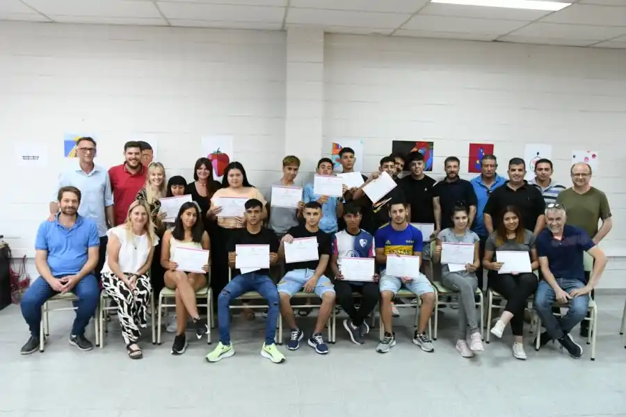 Centro Municipal de Capacitación en Oficios: 17 jóvenes se egresaron este año