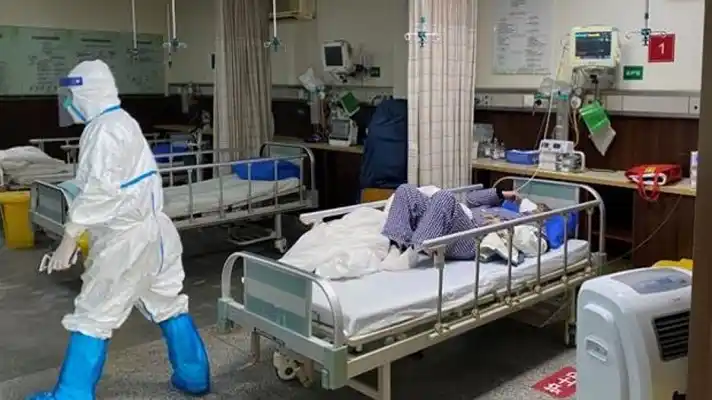 Colapso en el sistema de salud: regresan a los infectados por COVID-19 a sus casas por no tener cómo a tenderlos