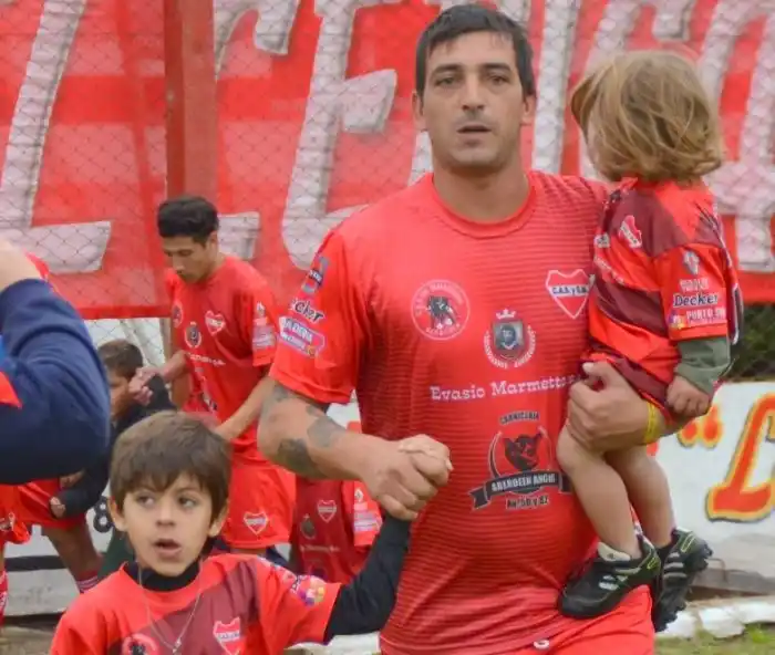 La despedida de un rebelde del fútbol
