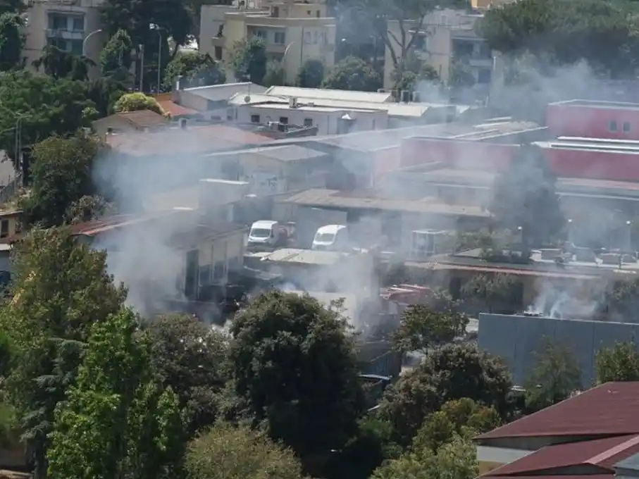Vista de lejos del incendio (Foto: Agencia Noticias Argentinas/redes)