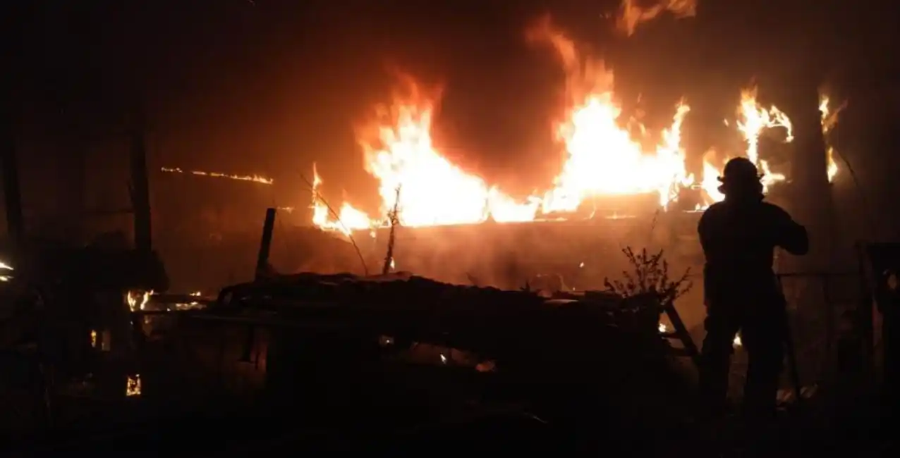 Quemaron cuatro colectivos en un predio del norte de la ciudad de Santa Fe