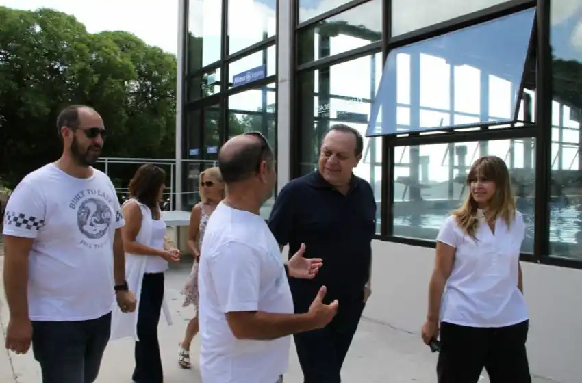 Sin el exministro de turismo de Macri en su banca, se aprobó una tasa en los pasajes aéreos