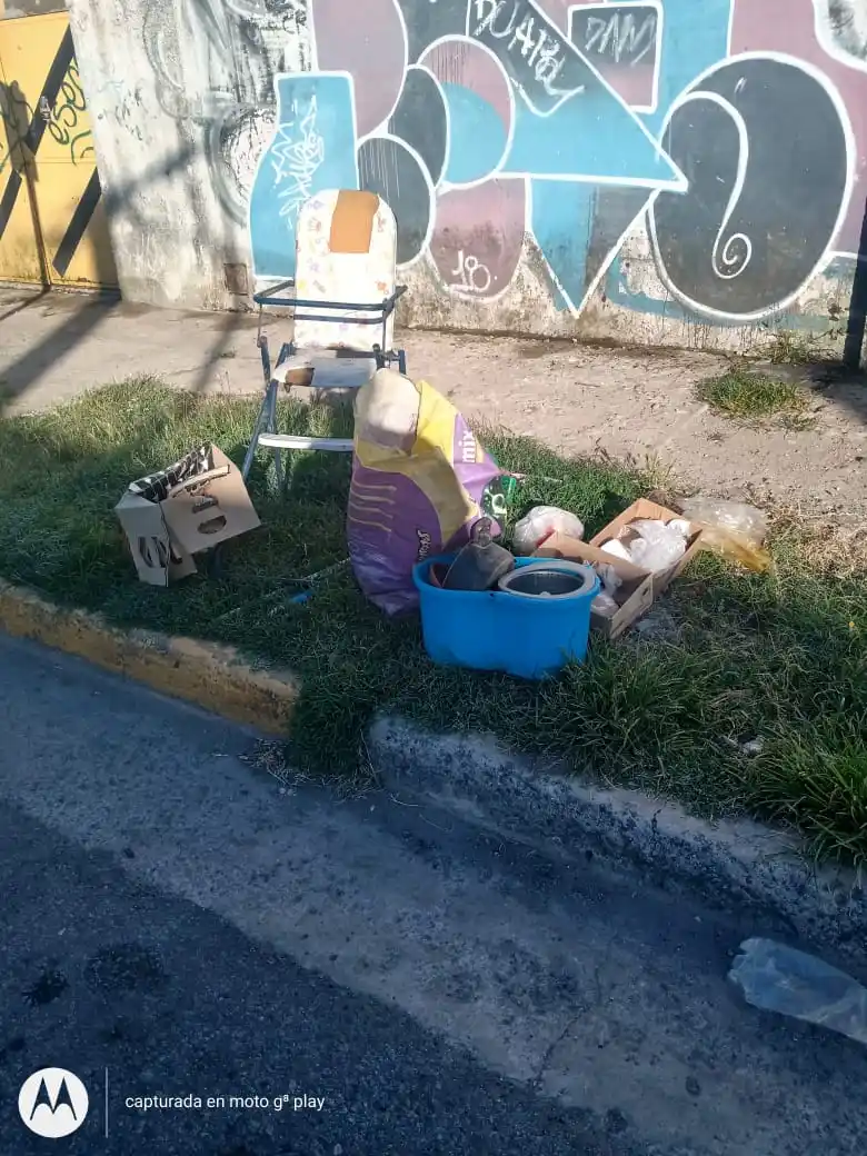 Basura acumulada en Vigil al 300