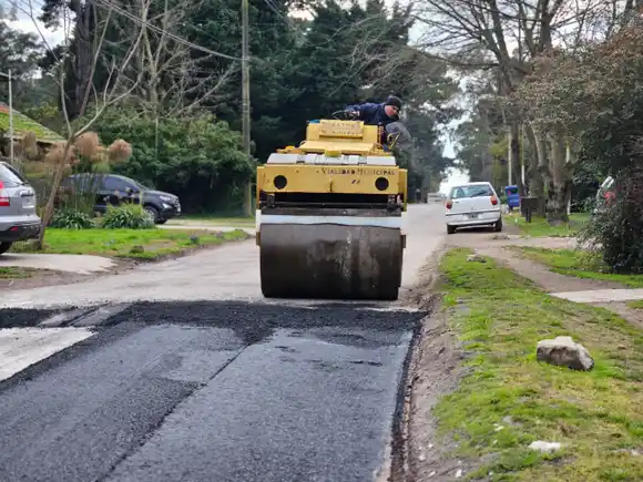 Entre obras de repavimentación y bacheo, el EMVIAL completó 90 cuadras nuevas en el año