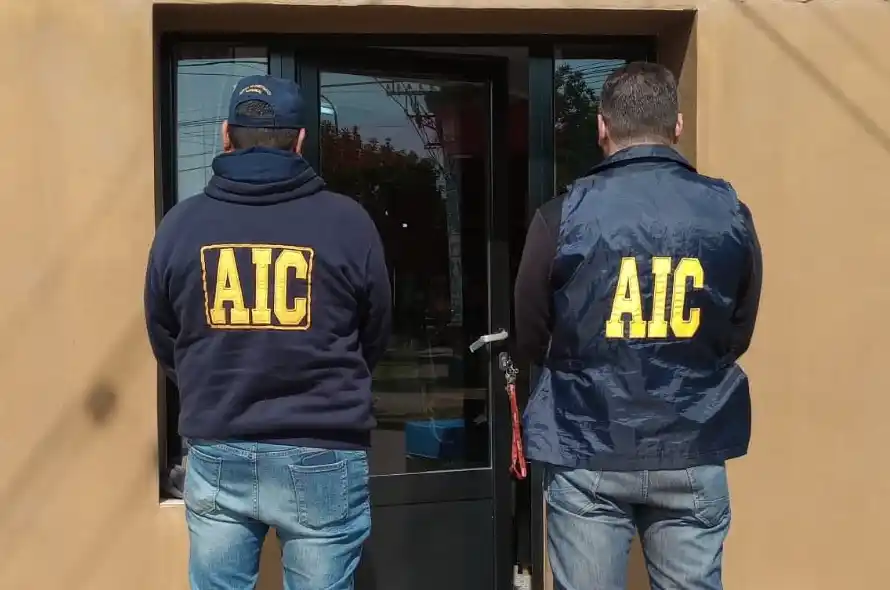 Trasladaron a tres implicados en una entradera a las afueras de la ciudad