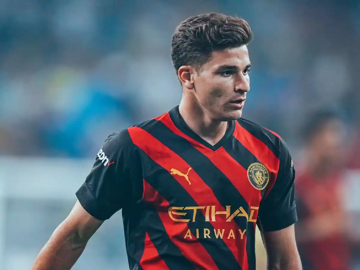 Guardiola llenó de elogios a Julián Álvarez