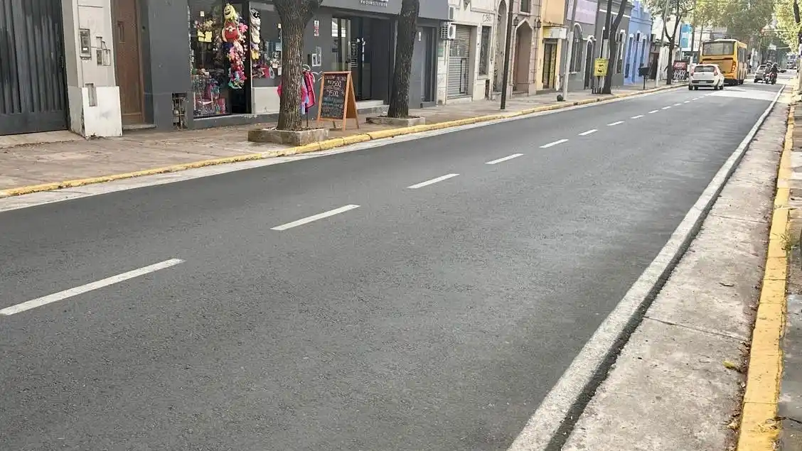 El Municipio incorpora mejoras en la calle Ituzaingó del centro de Pilar