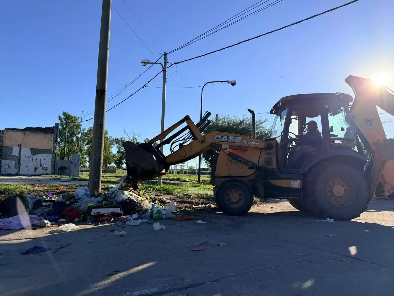 Rafaela intensifica la limpieza de microbasurales y pide mayor compromiso ciudadano
