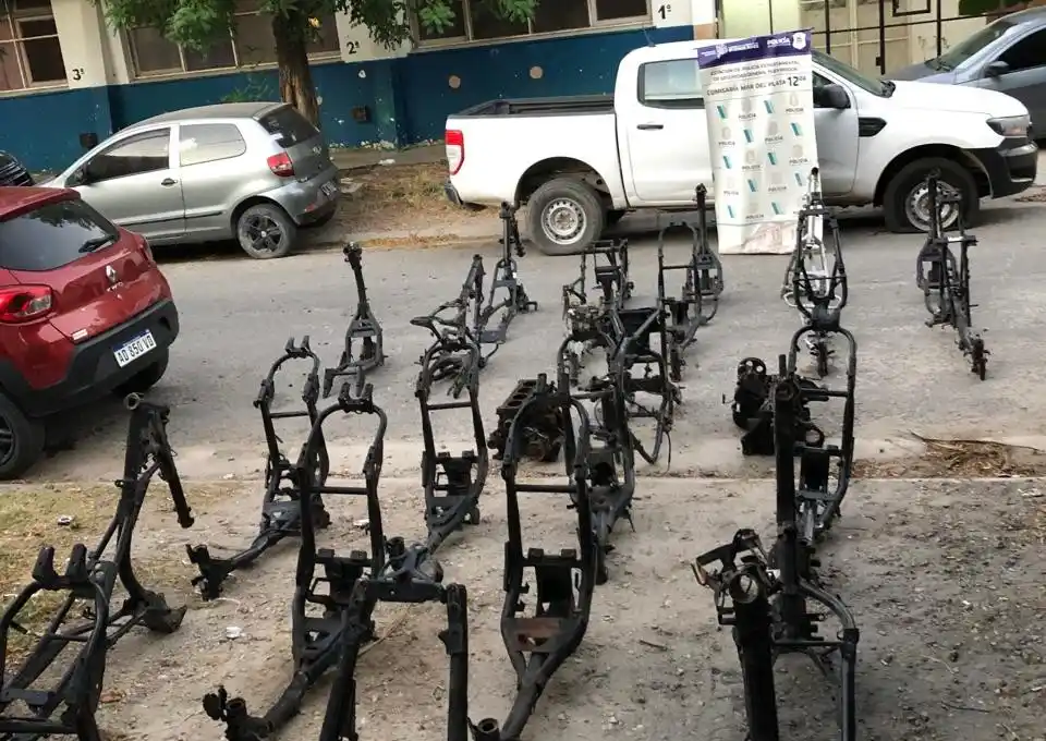 El allanamiento se realizó en un establecimiento destinado a la compra y venta de metales no ferrosos.