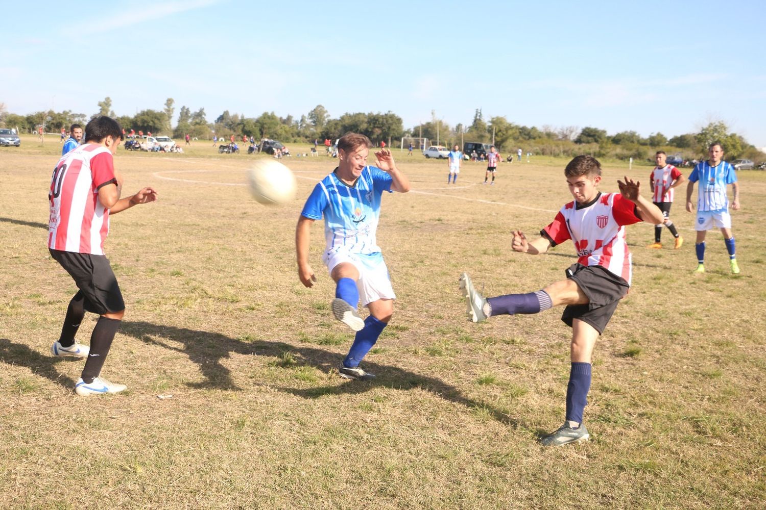 Torneo de la AFAG: Defensores se quedó con el clásico del Sur