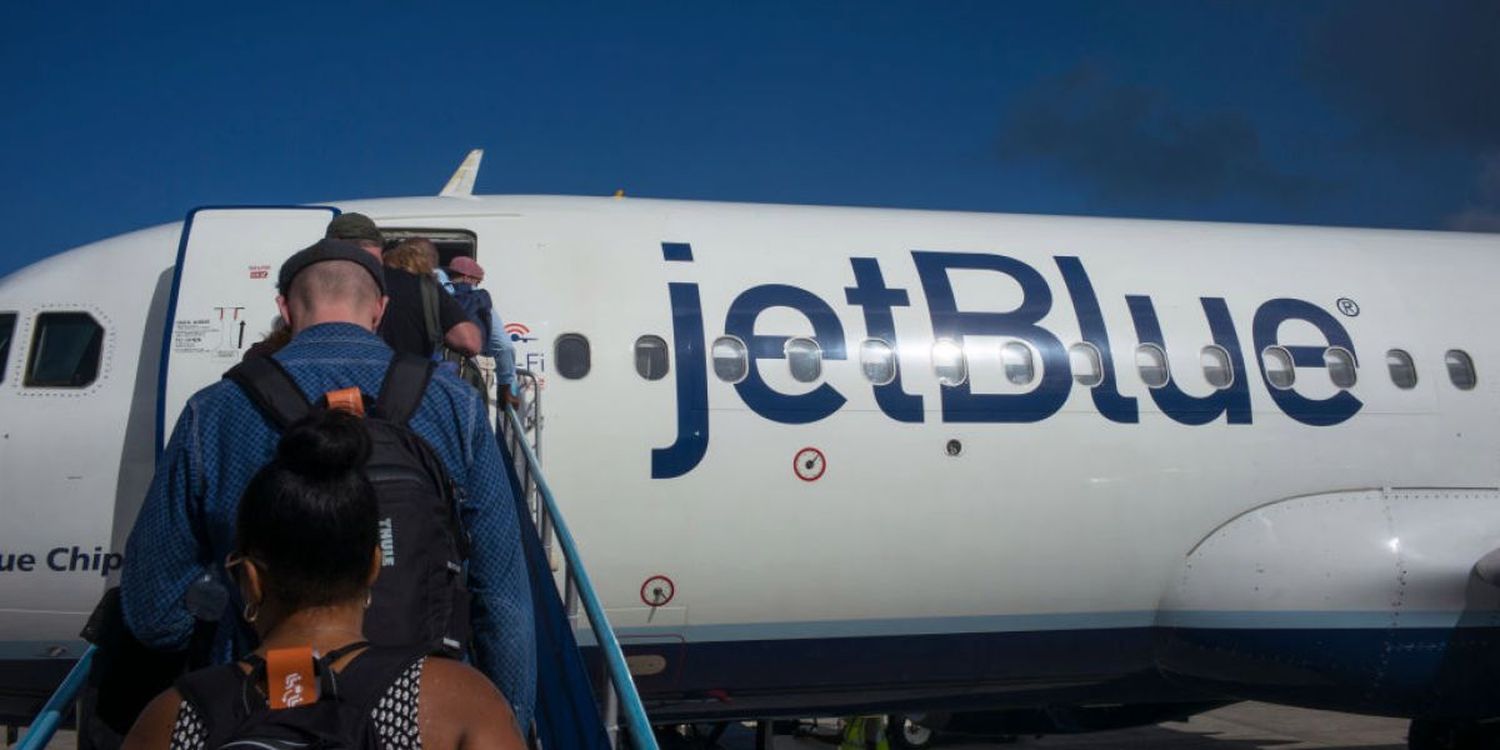 JetBlue retrasa su llegada a Londres para fines de 2021