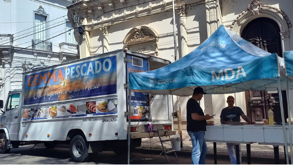 Cuánto cuesta comprar salmón en la feria Mercados Bonaerenses