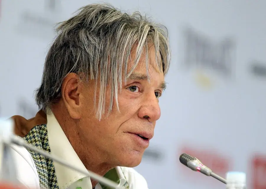 Micky Rourke lanza una campaña para recaudar fondos