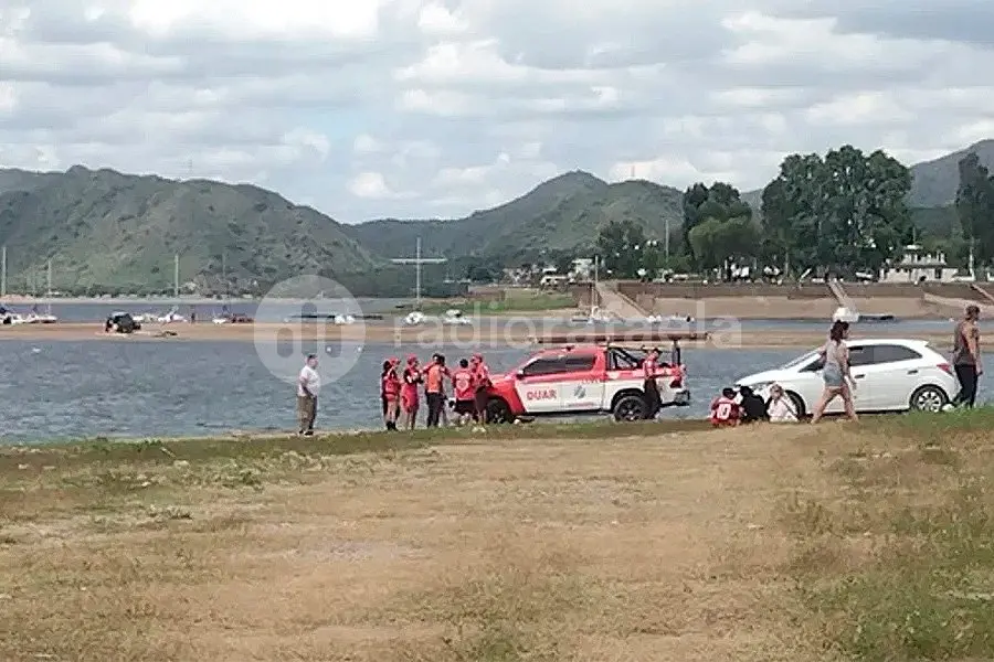Tragedia en Córdoba: un pescador de 36 años murió ahogado en el Lago San Roque