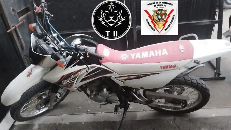 La moto en la que iba el imputado cuando lo detuvieron el mismo día en que se cometió el atraco.