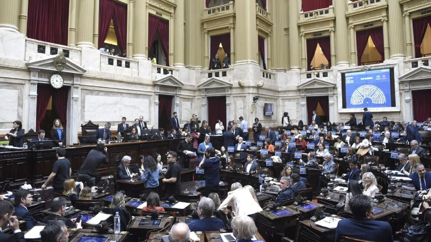 Con el apoyo del macrismo, el Gobierno logró mantener el veto a la ley de financiamiento universitario