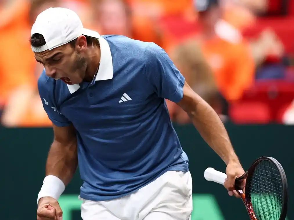 Cerúndolo festeja el triunfo que le dio el 2-0 al equipo argentino.