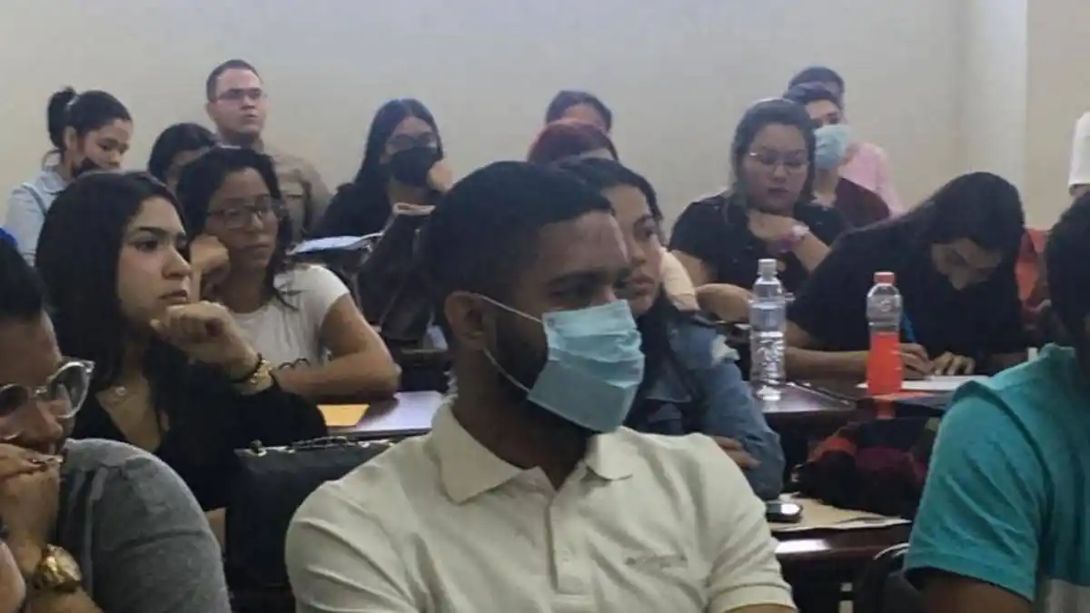 LES CAMBIÓ LA VIDA:  10 adolescentes ganan beca para continuar sus estudios universitarios en El Tigre