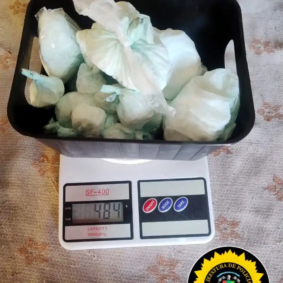 Allanamientos simultáneos en Concordia: secuestro de estupefacientes y una millonaria suma de dinero