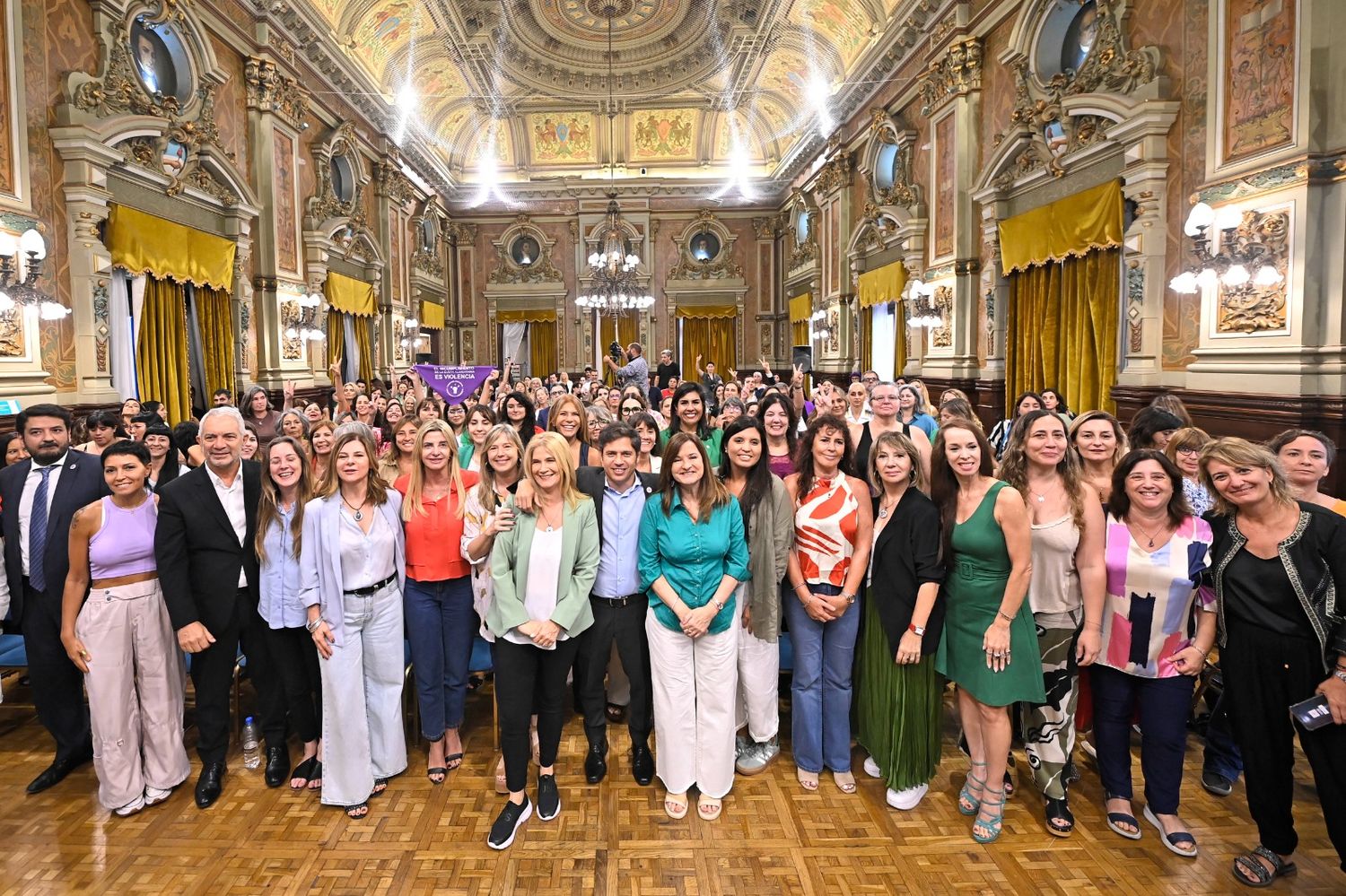 Contraataque de Axel Kicillof: El gobernador anunció que inaugurará un Salón de las Mujeres en la Provincia