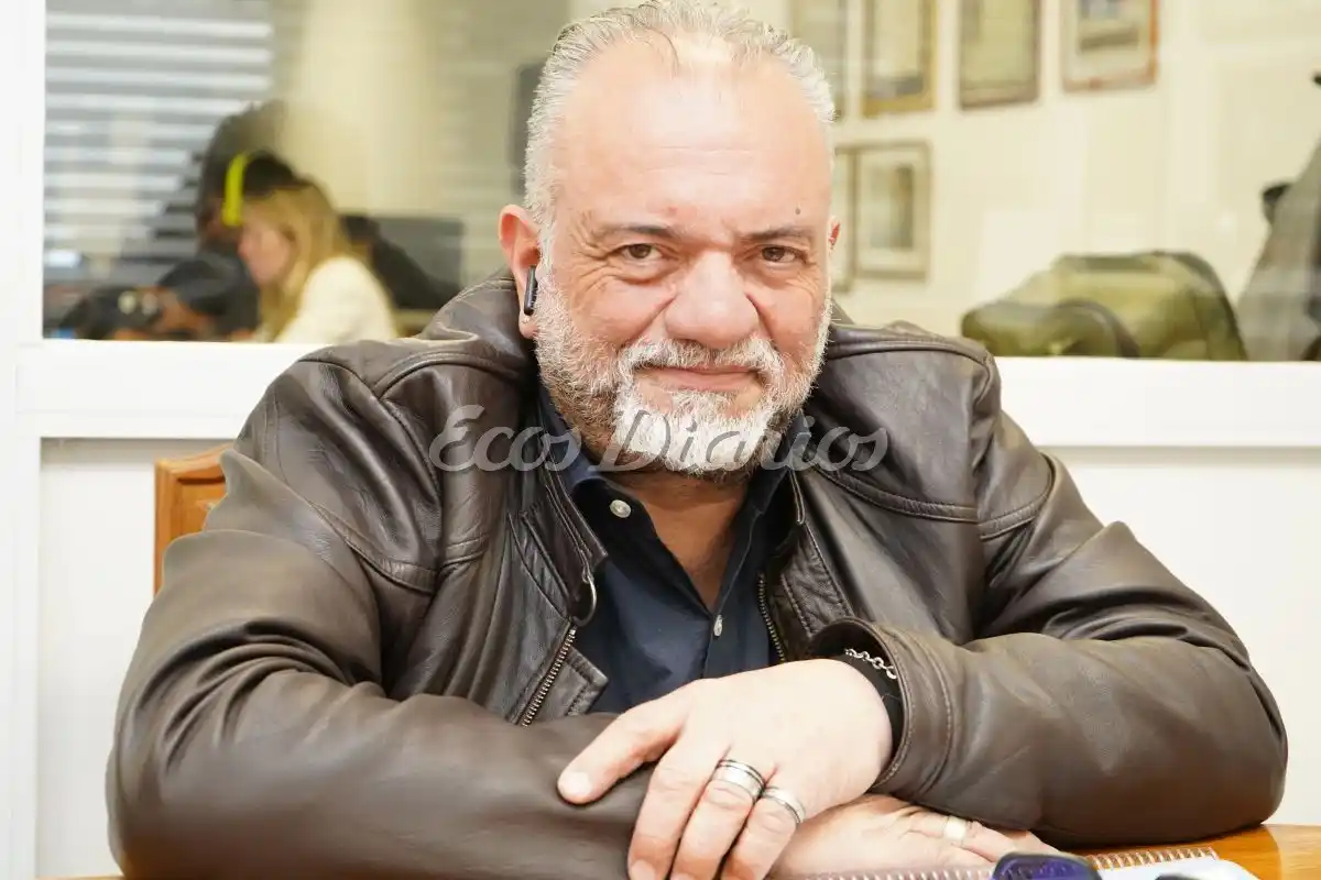 Promotor. Roberto Gómez