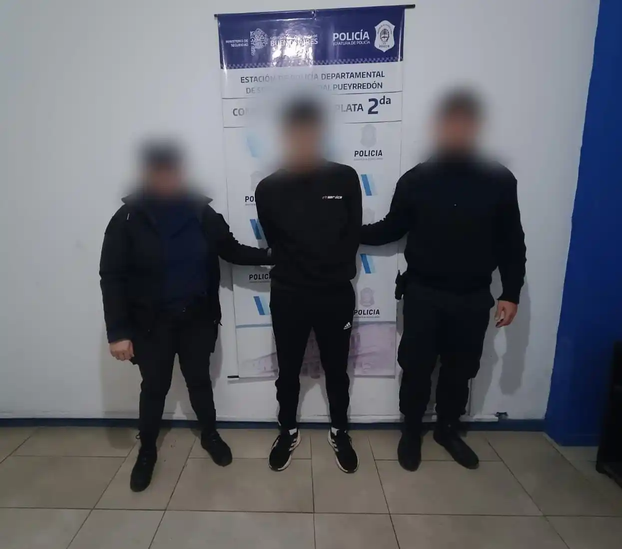 La víctima presentó lesiones visibles en su rostro por las cuales fue asistida y quedó fuera de peligro.
