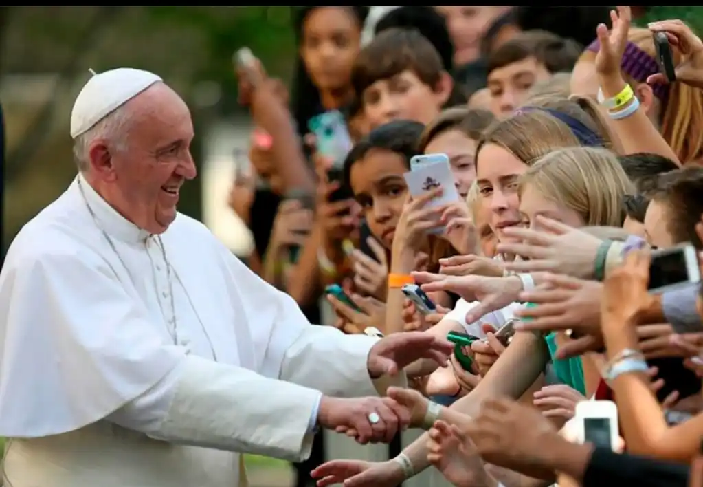 El gobernador Pullaro manifestó su pesar por el fallecimiento del Papa