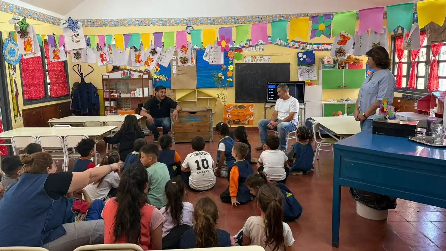 Las charlas se realizaron en distintos establecimientos educativos.