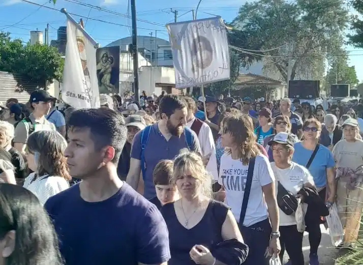 Los fieles recorrieron las calles de la ciudad en una nueva edición de la "Marcha de la Esperanza".