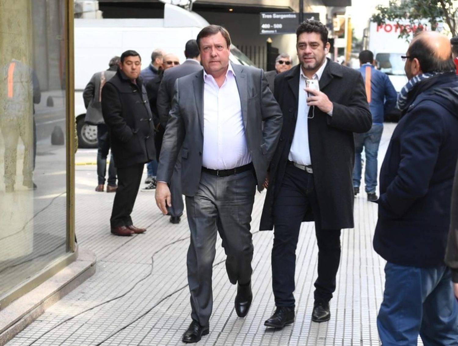 Río Negro y Neuquén pidieron que la Corte suspenda el congelamiento de los precios de combustibles