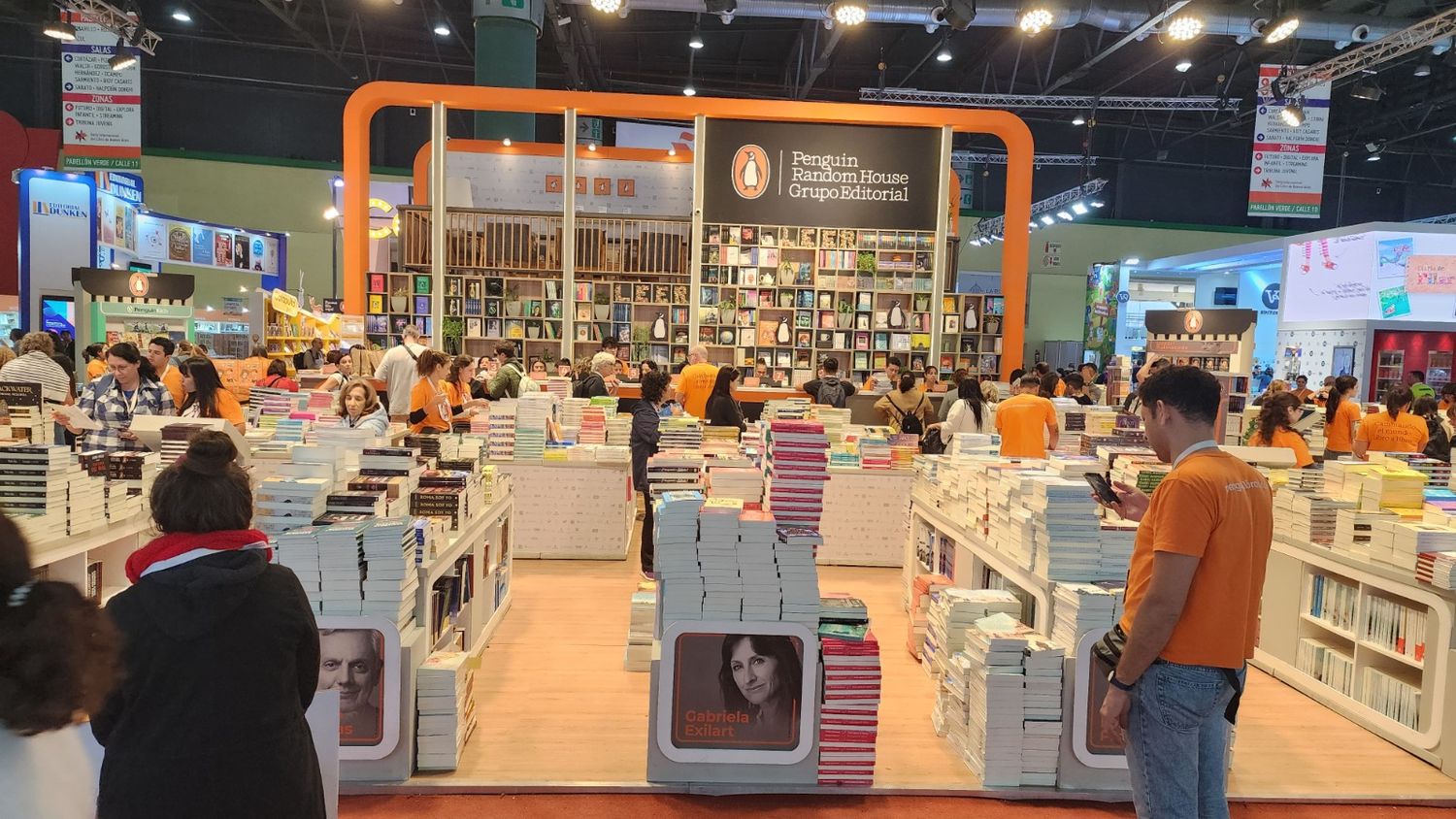 Diferentes bibliotecas populares de Tandil viajaron a la Feria del Libro e incorporaron nuevos ejemplares
