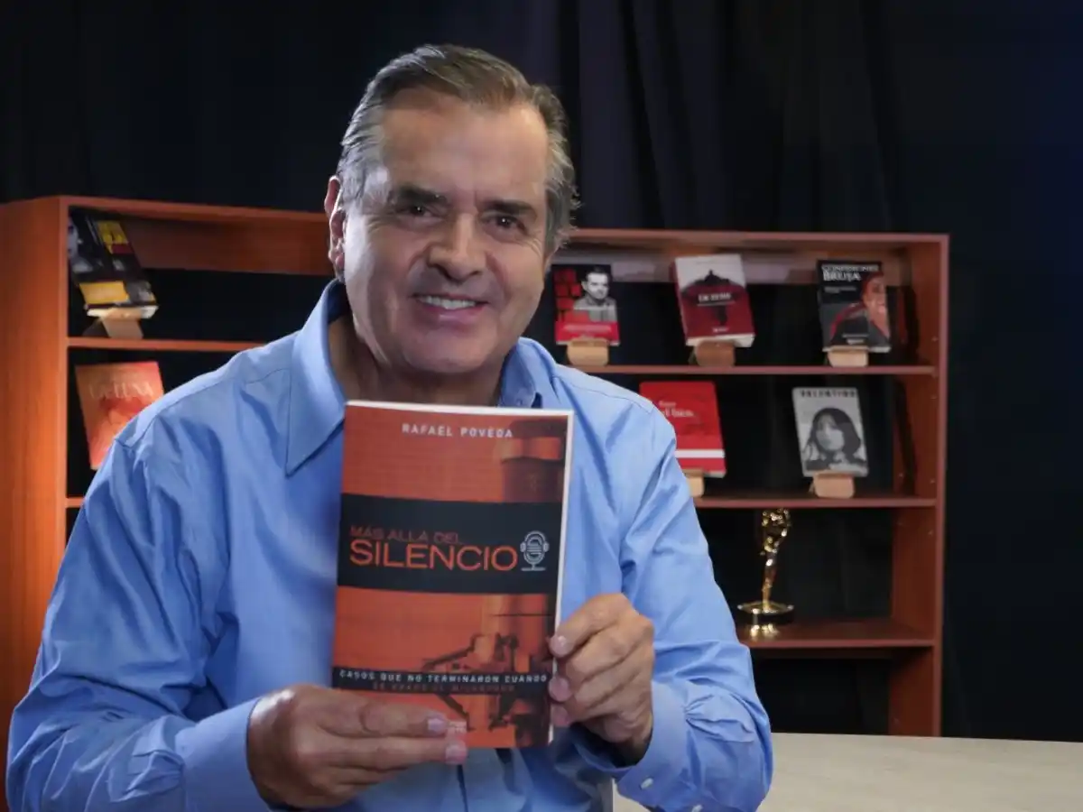 Rafael Poveda presenta su libro Más Allá del Silencio.