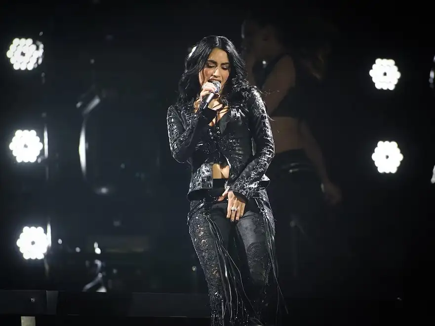 Lali Espósito llenó River, homenajeó al Indio, dejó un mensaje por los femicidios y cantó con Kylie Minogue