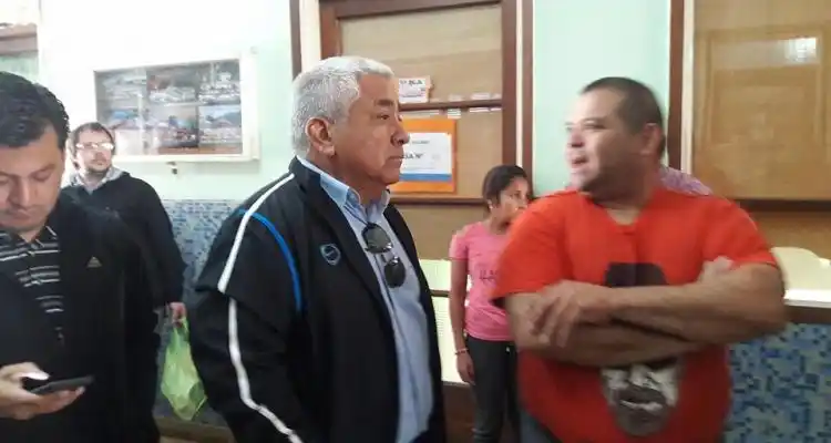 Elecciones 2017: Salazar votó y esperará los resultados en su casa