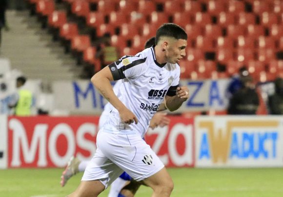 Fútbol Nacional: Manuel Palavecino hizo su debut como profesional