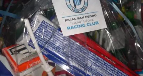 La filial de Racing entregó golosinas en el Hogar Gomendio