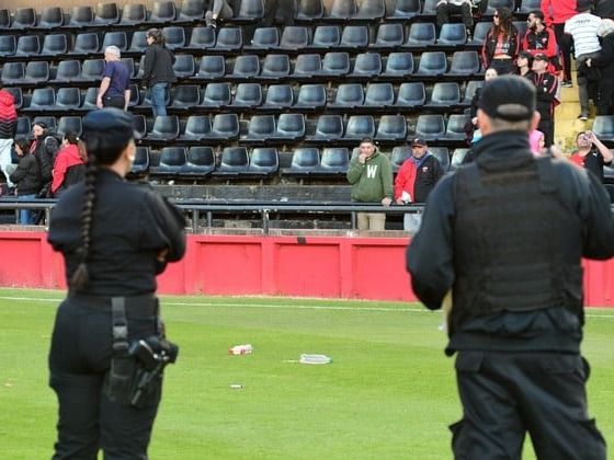 16 barras de Colón con derecho de admisión..Foto Manuel Fabatía