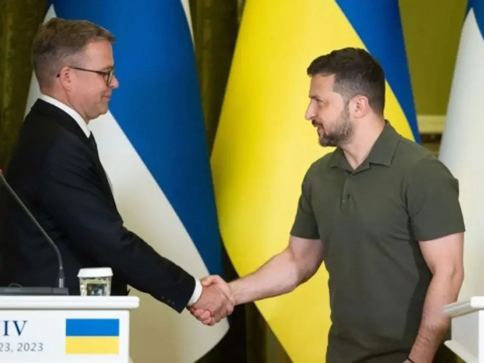 Ucrania recibe más ayuda militar de Finlandia y la guerra de drones sobrevuela la región