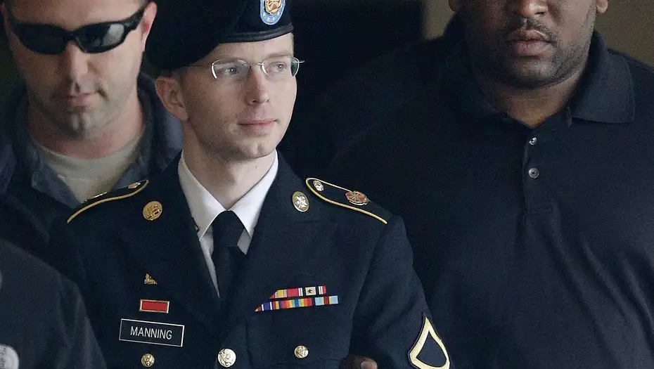 Barack Obama indulta a la fuente del escándalo de WikiLeaks