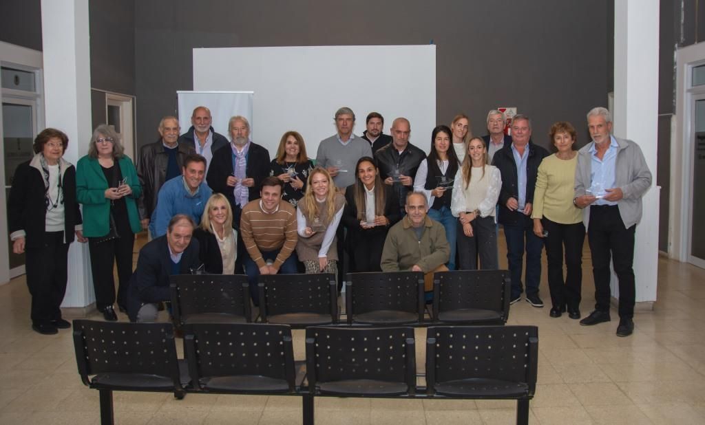 Más reconocimientos con “Las Estrellas de los 100 años”