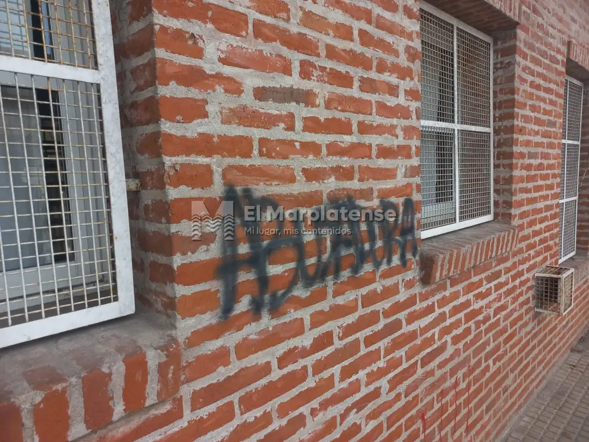 El Jardín 939 luego de la manifestación que padres realizaron en sus puertas.
