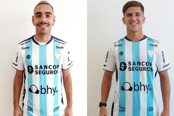 Pusieron el gancho: Nicolás Delgadillo y Thobias Arévalo firmaron sus respectivos contratos