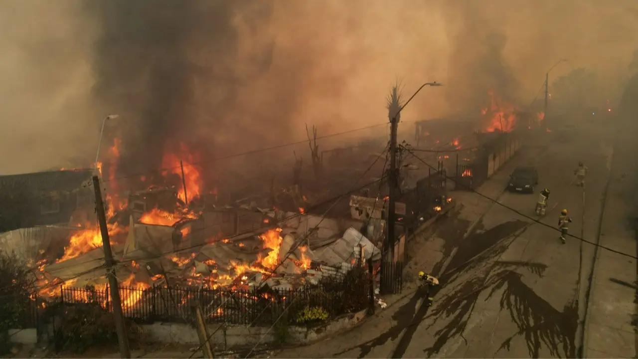 Tragedia en Chile: incendios forestales dejan 16 fallecidos y miles de evacuados