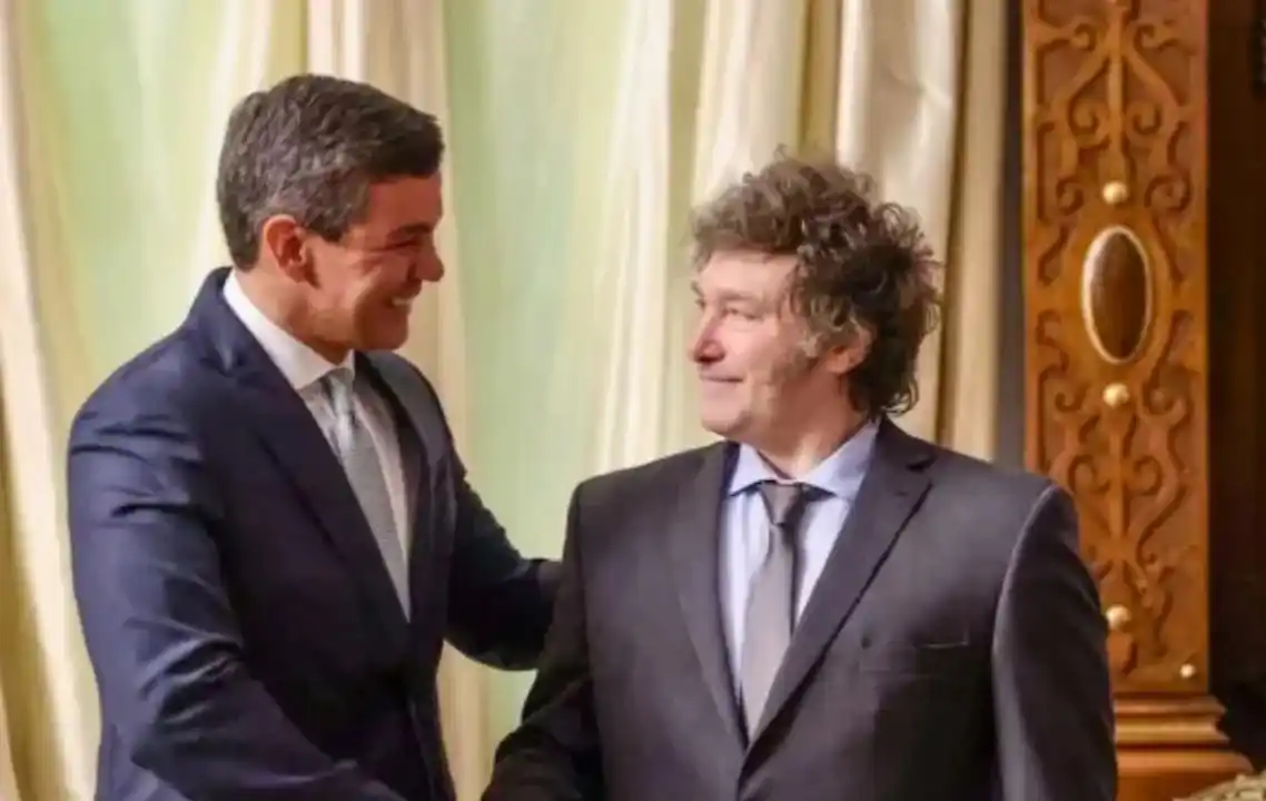 Milei recibió a su par de Paraguay, otra vez con Yacyretá y la Hidrovía como ejes del encuentro