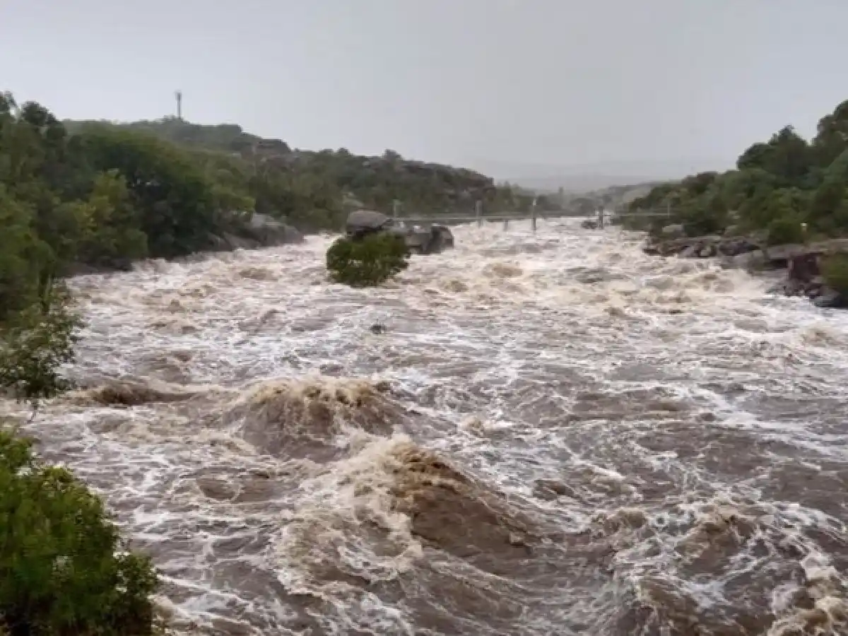 Por la crecida del río hay evacuados en Mina Clavero