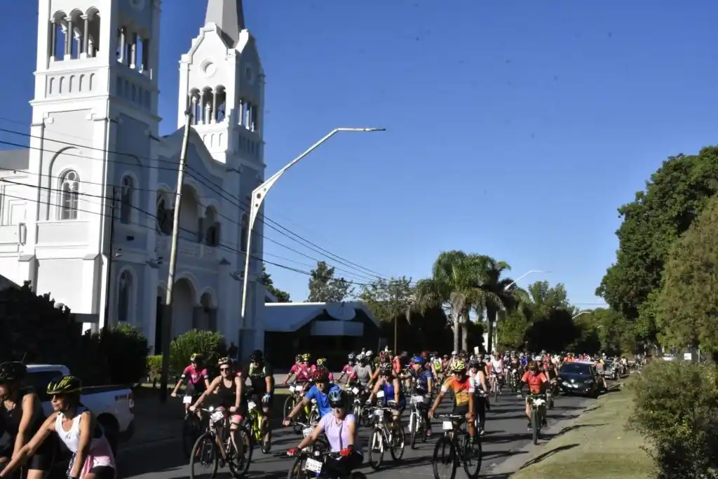 Crespo se prepara para un fin de semana largo con actividades conmemorativas, religiosas y deportivas