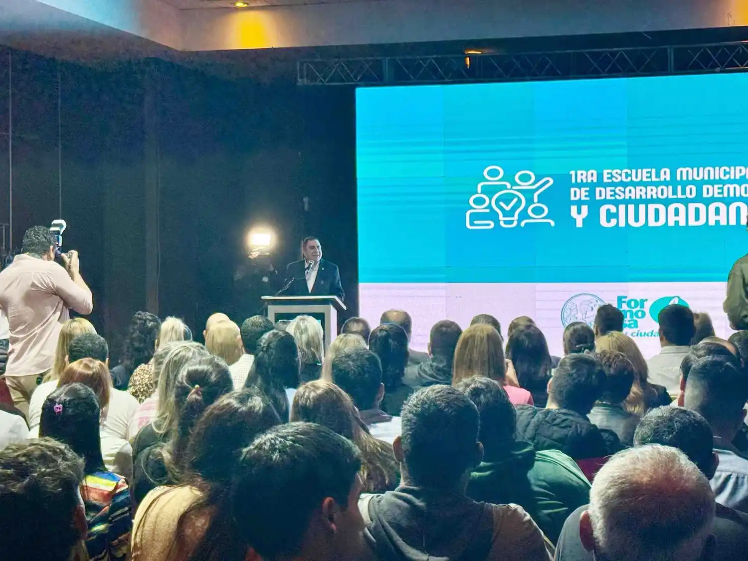 El intendente Jofré presentó la 1.ª Escuela 
Municipal de Desarrollo Democrático y Ciudadano
