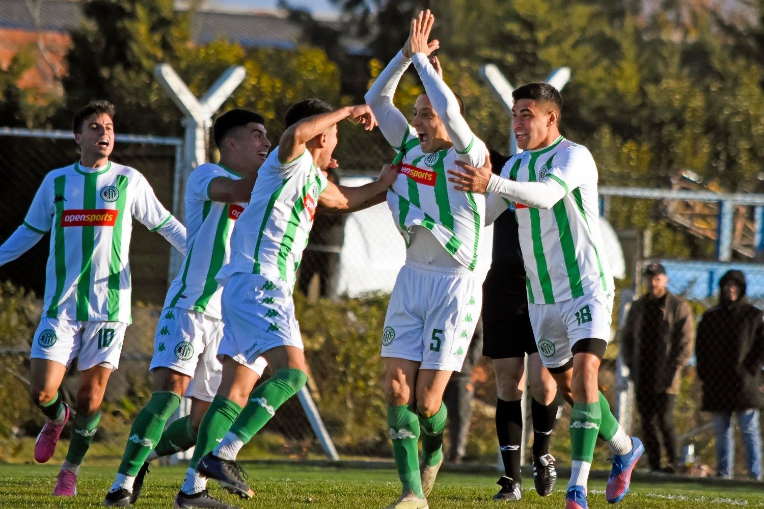 El festejo de gol de Kimberley (FOTO: Prensa Kimberley)